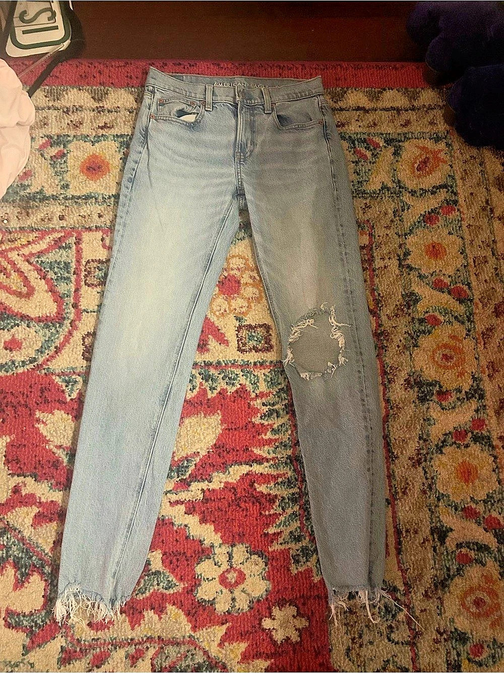 American Eagle Nea High-Waisted Straight Jean Distressed Blue Jeans